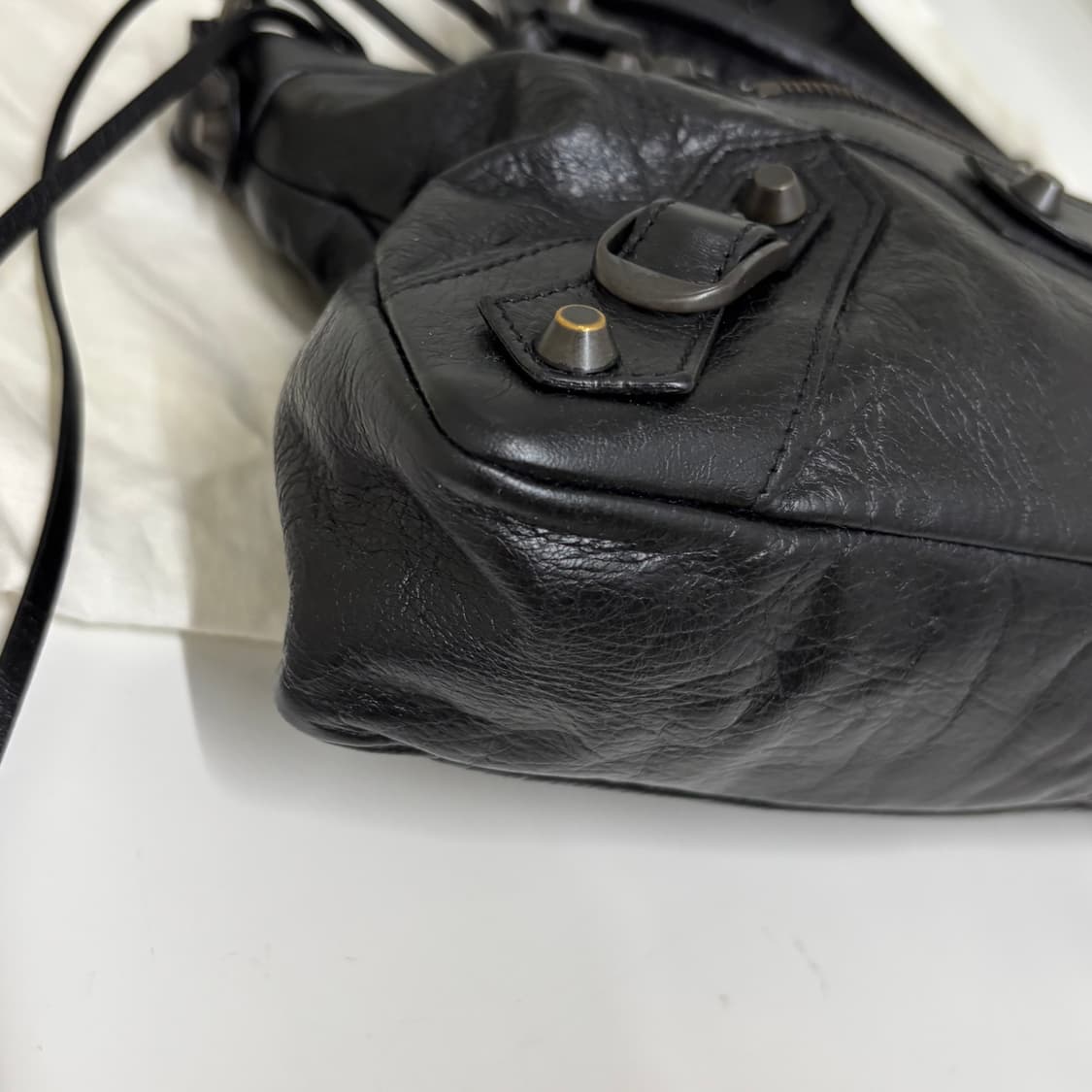 발렌시아가 모터백 클래식 퍼스트백 상품이미지3