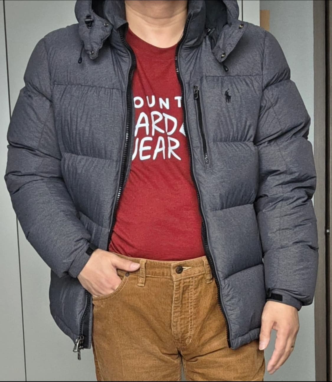 폴로 랄프로렌 푸퍼 다운패딩 (M)
오리털. 모자 탈부착 다운패딩 상품이미지1