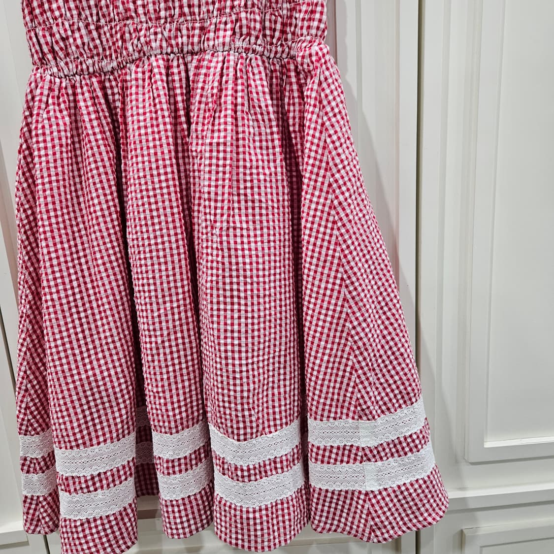 앙크루즈(Ank Rouge) 레드 깅엄체크 스모킹 오프숄더 원피스 상품이미지3