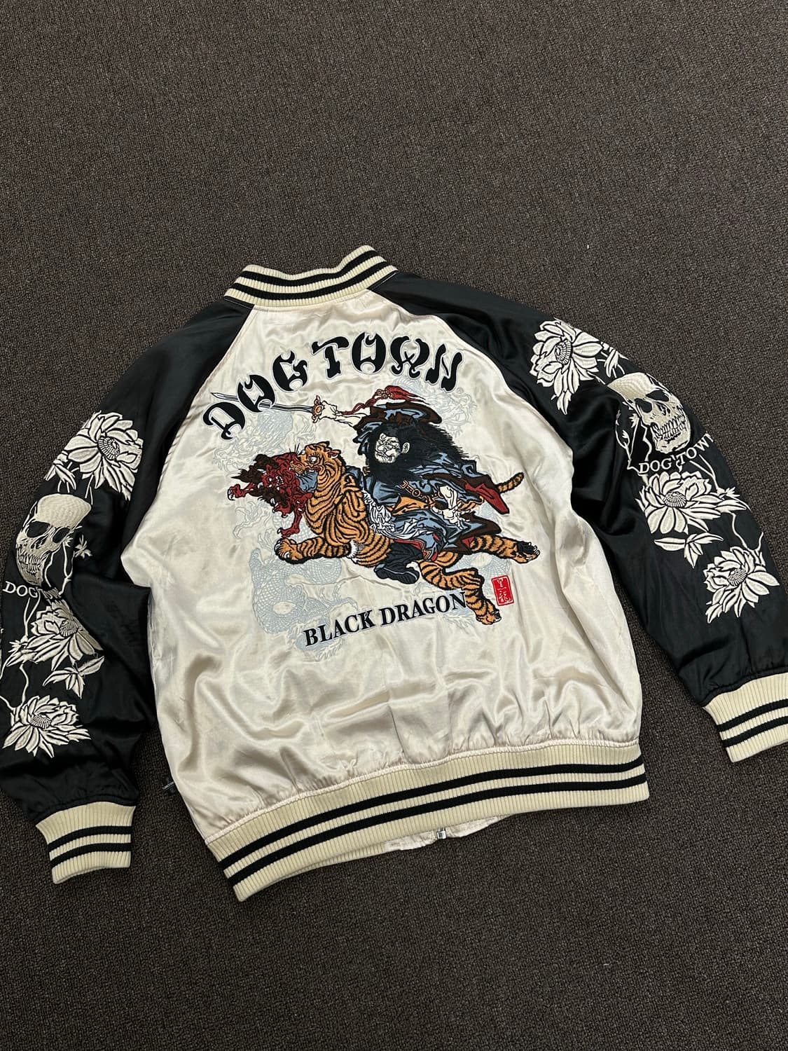 L)도그타운 빈티지 블랙 드래곤 자수 스카쟌 상품이미지9