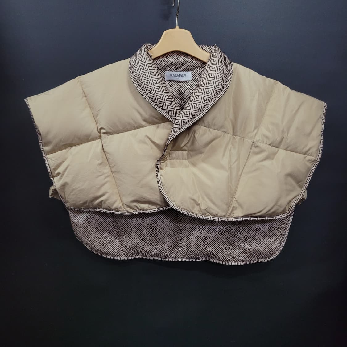 Balmain 발망 모노그램 다운 베스트 상품이미지1