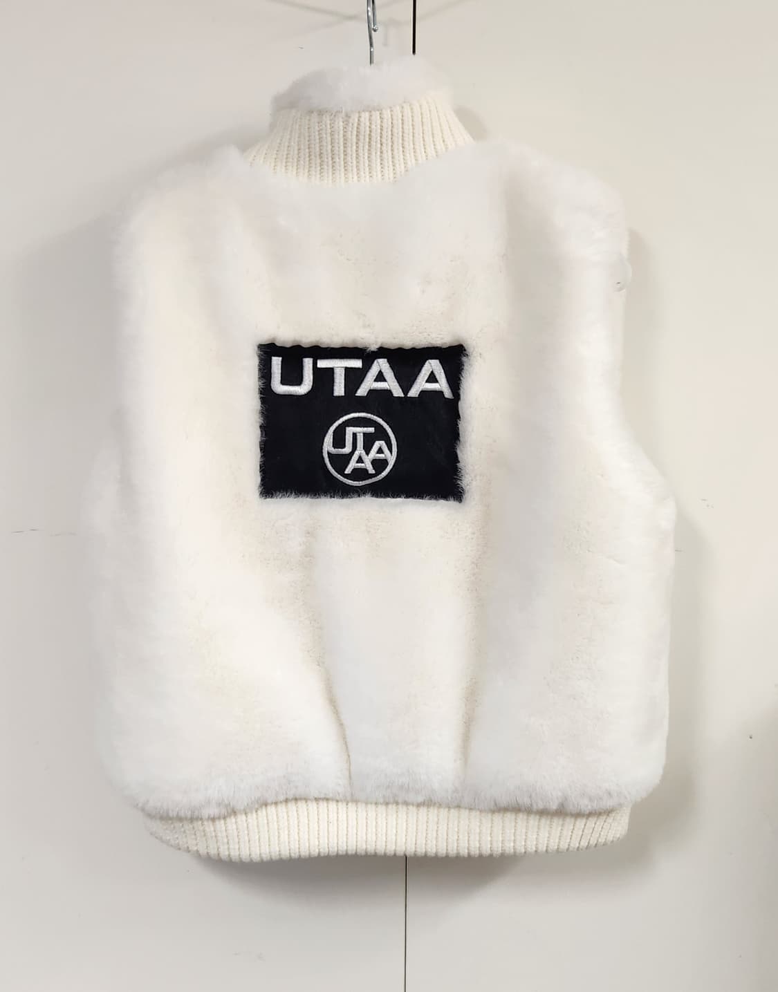 유타 골프 스퀘어 로고퍼 하이넥 베스트자켓 S (90) 상품이미지5