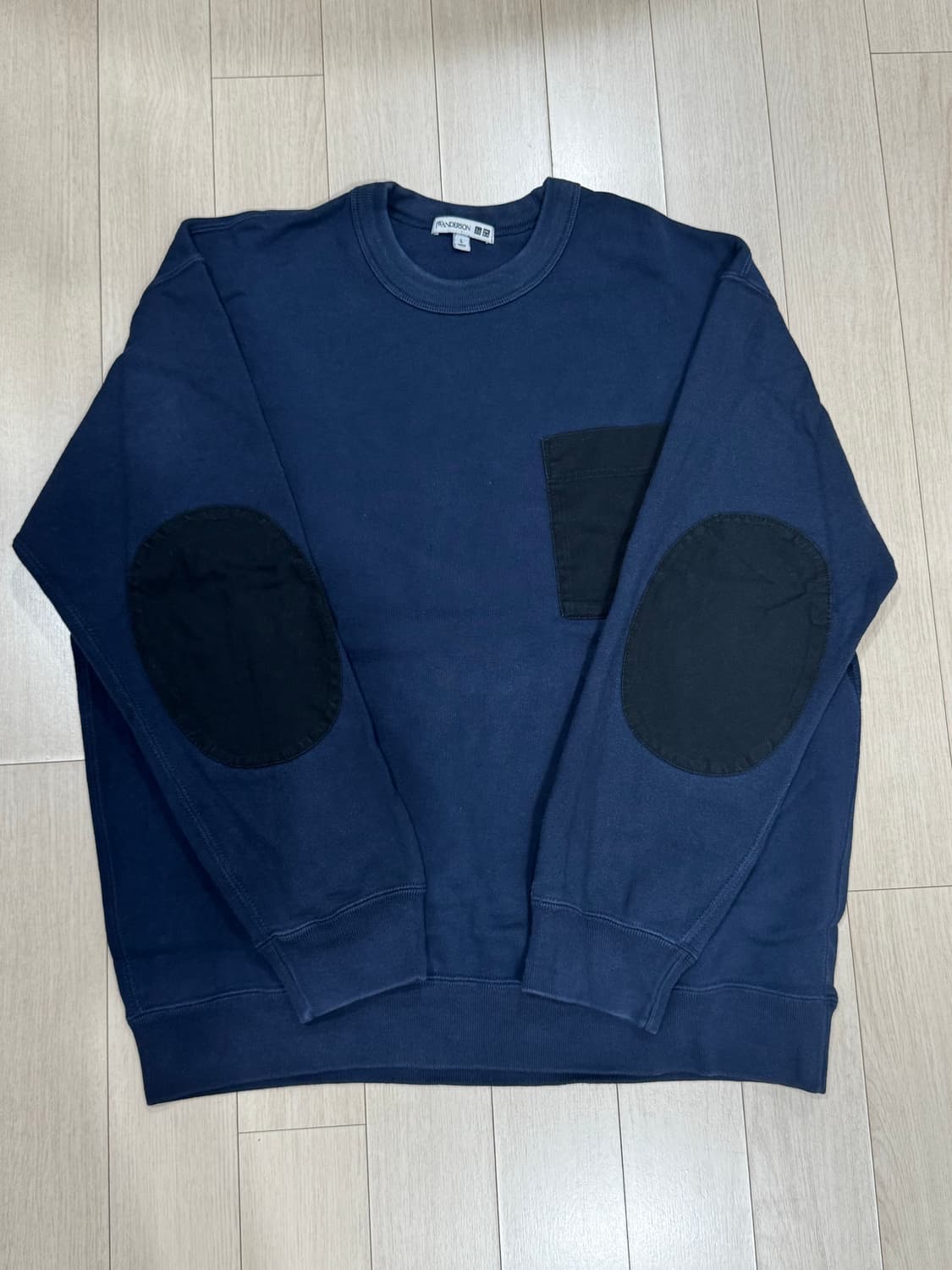 유니클로 JW 앤더슨 맨투맨 L 네이비 상품이미지2