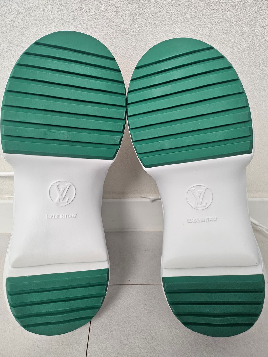 루이비통 아치라이트 LV 스니커즈 (그린) 상품이미지4