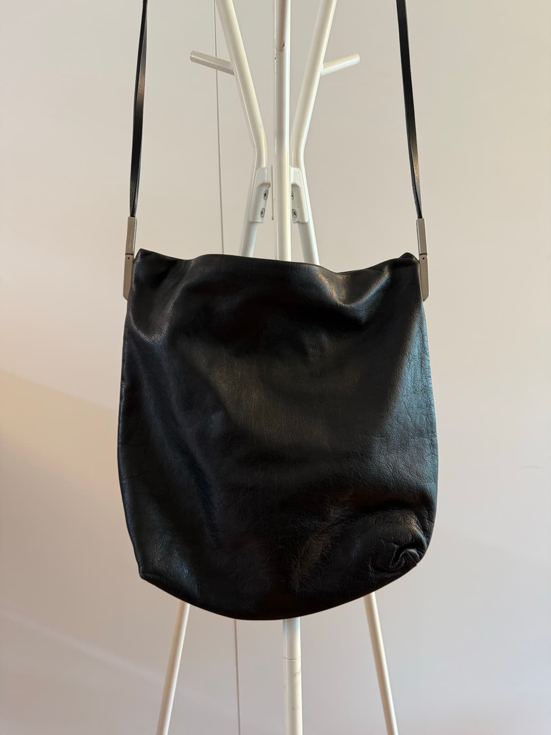 소프트 레더 크로스바디 백 상품이미지3