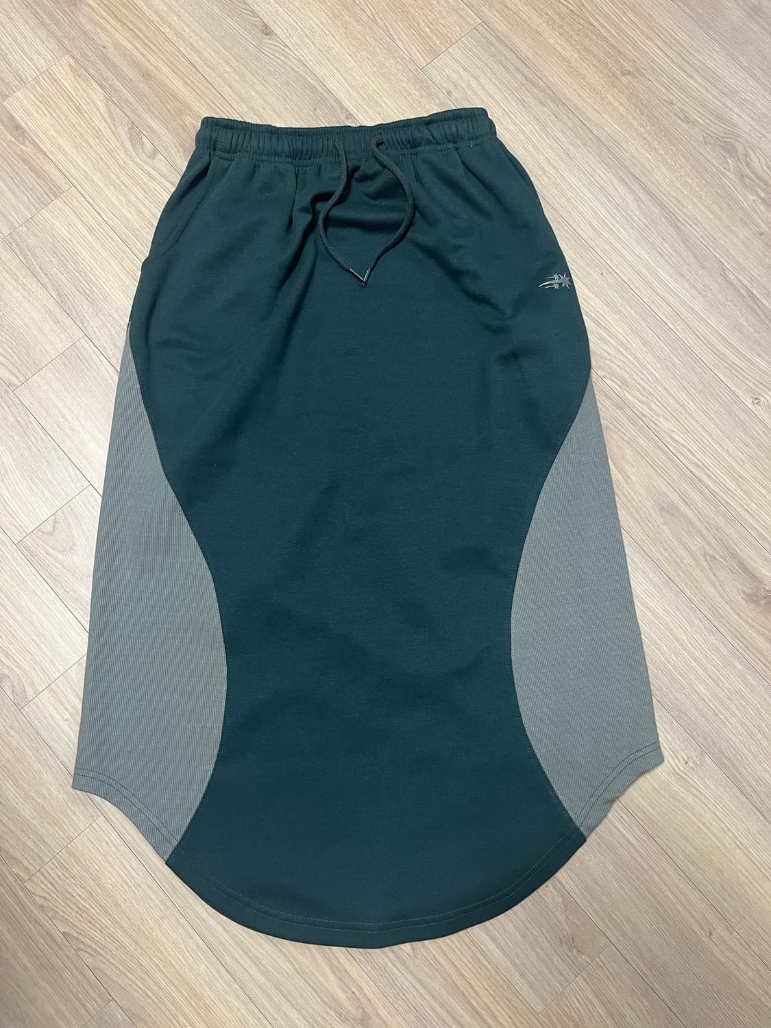 나이스고스트클럽 치마 상품이미지4