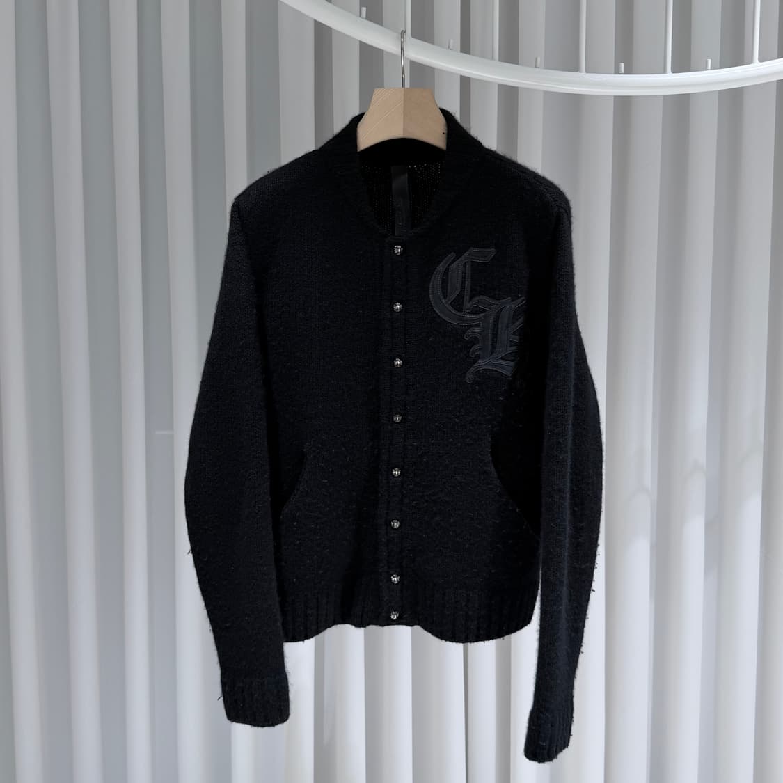 (A+/ M) / 크롬하츠 자수 레터맨 블랙 가디건 상품이미지1