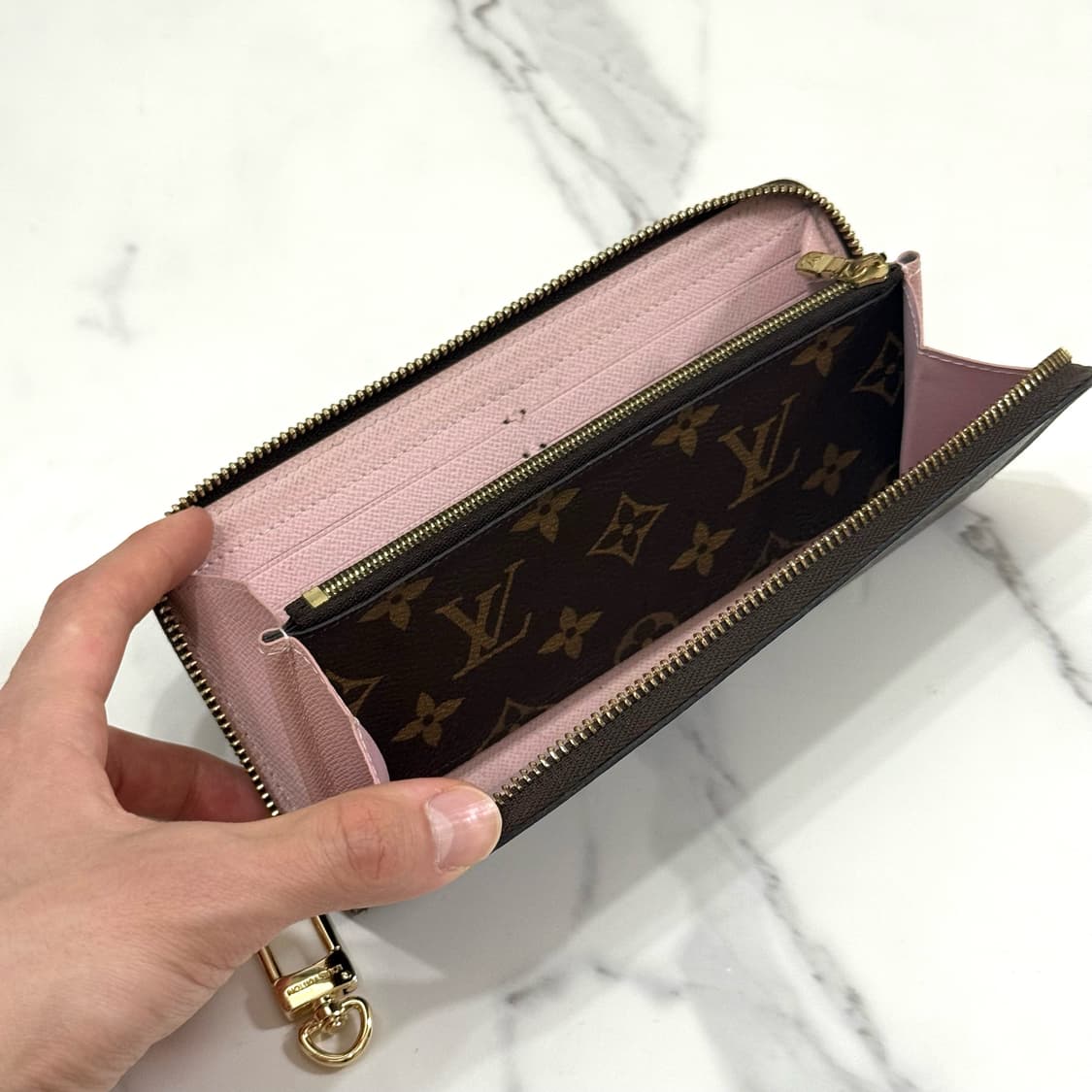 루이비통 클레망스 모노그램 월렛 여성 지퍼 장지갑 로즈 발레린 핑크 상품이미지8