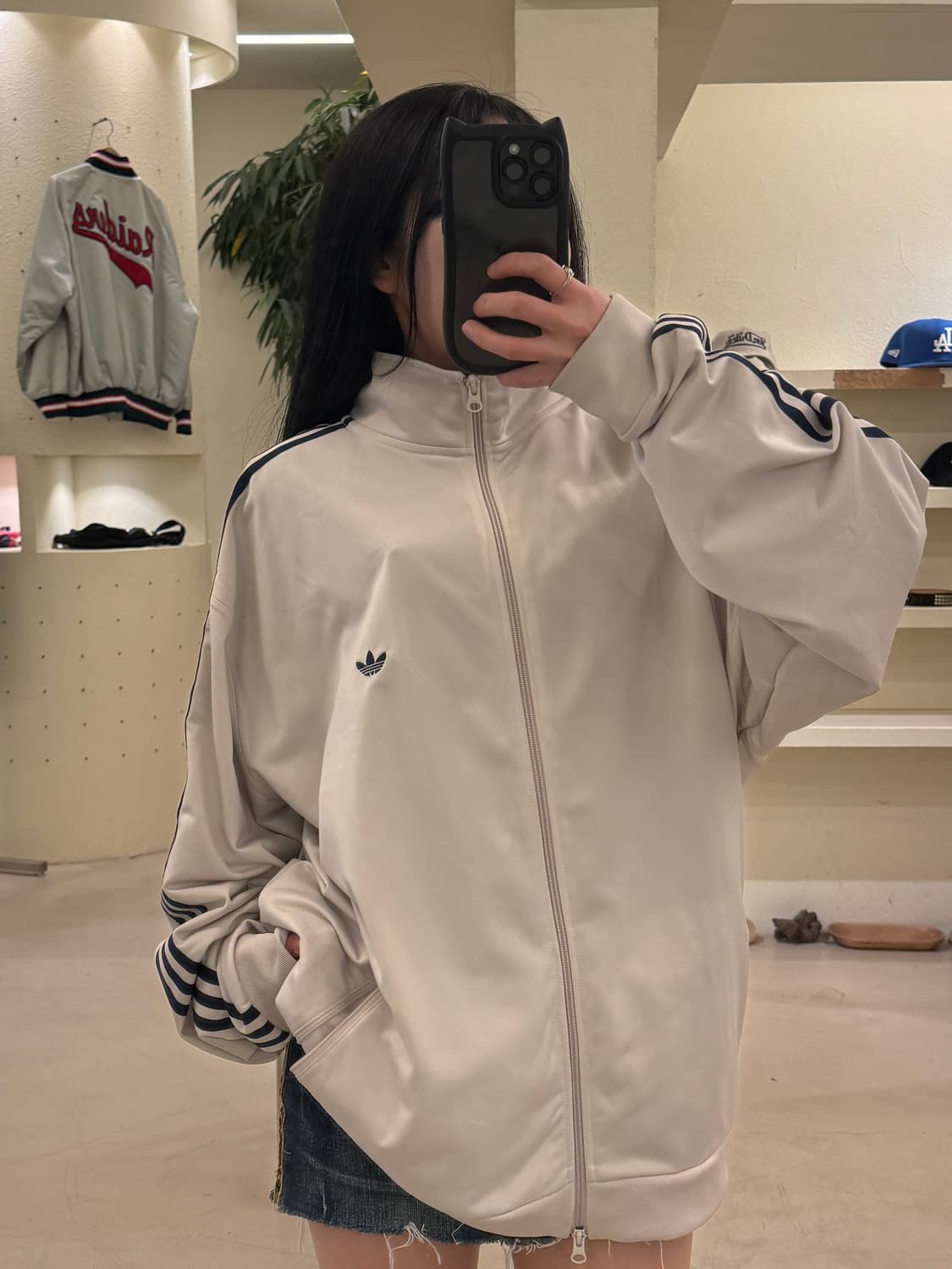 아디다스 오리지널 크림 박시 트랙탑 져지 U76 상품이미지1