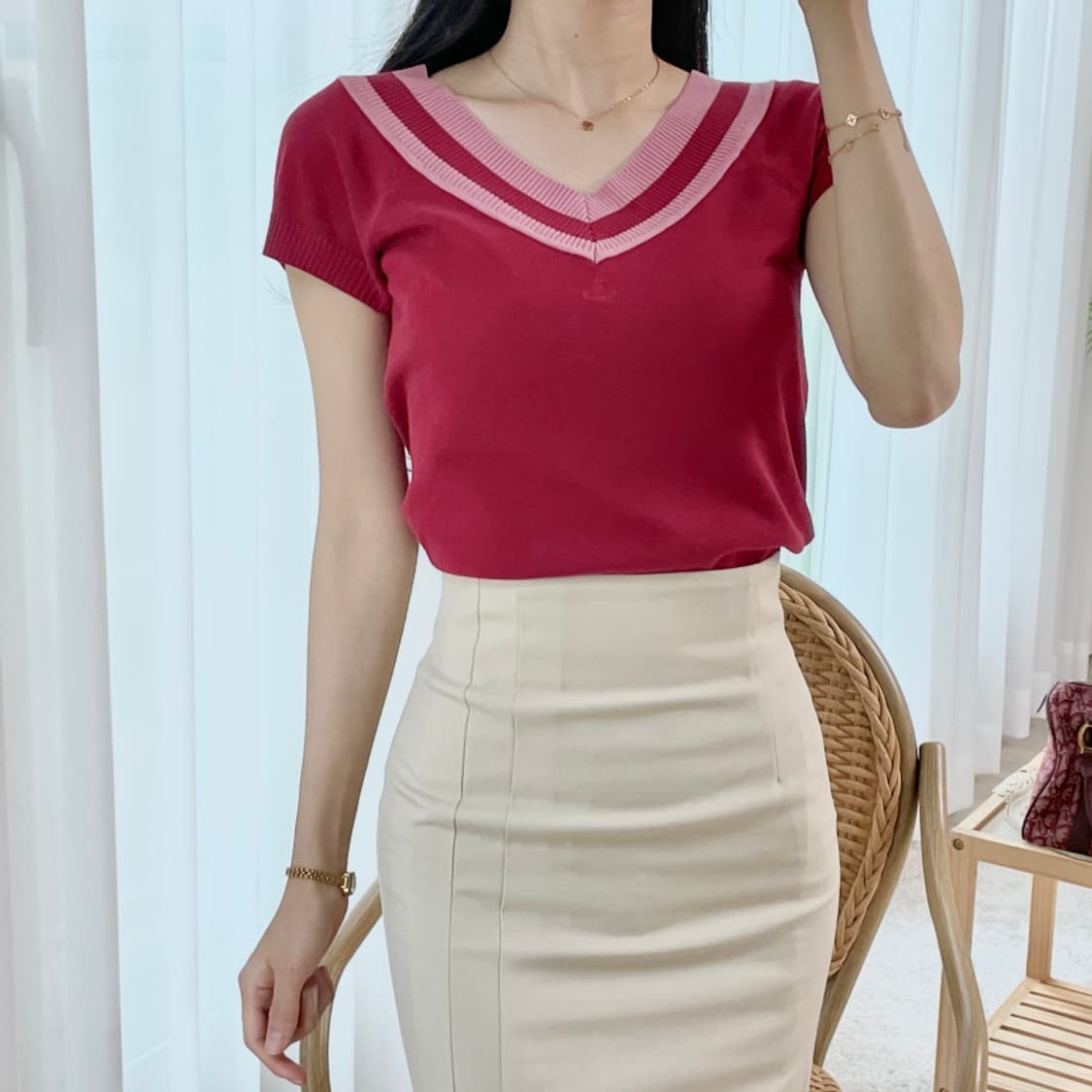 비비안웨스트우드 브이넥 오프숄더 숏 슬리브 니트 상품이미지4