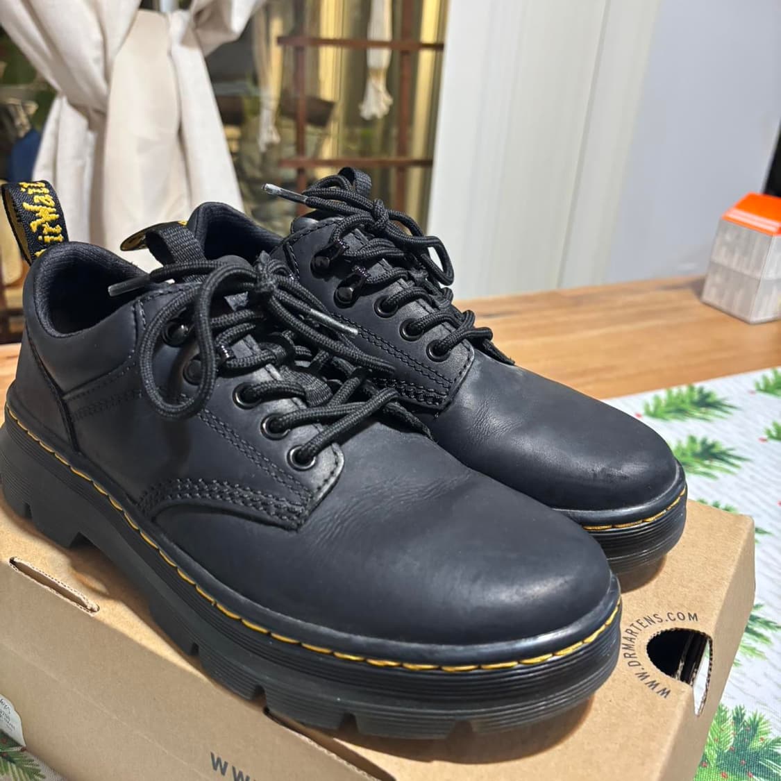 닥터마틴 리더 와이오밍 레더 유틸리티 슈즈 블랙 상품이미지1