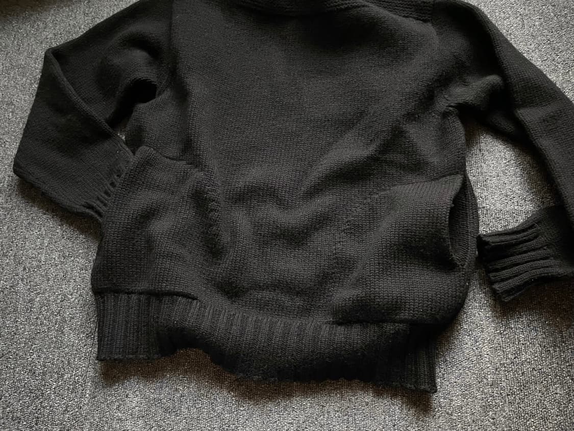 피그벨 21AW 알파카울 레드크로스 니트 잉크블랙 상품이미지5