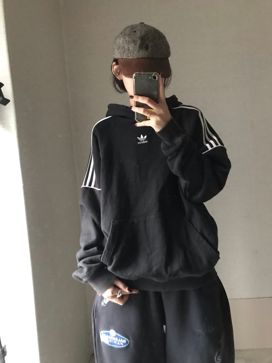 아디다스 블랙 오버핏 후드티 상품이미지1