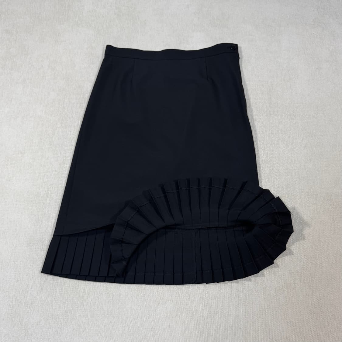 Archive Pleated Black Skirt 상품이미지3