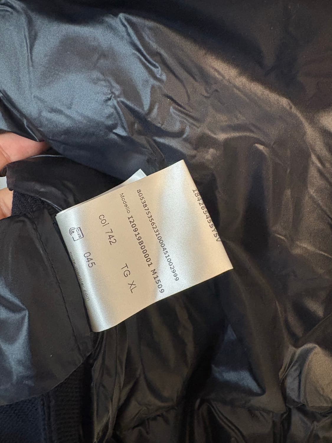 몽클레어 트리콧 패딩 XL 판매합니다. 상품이미지5