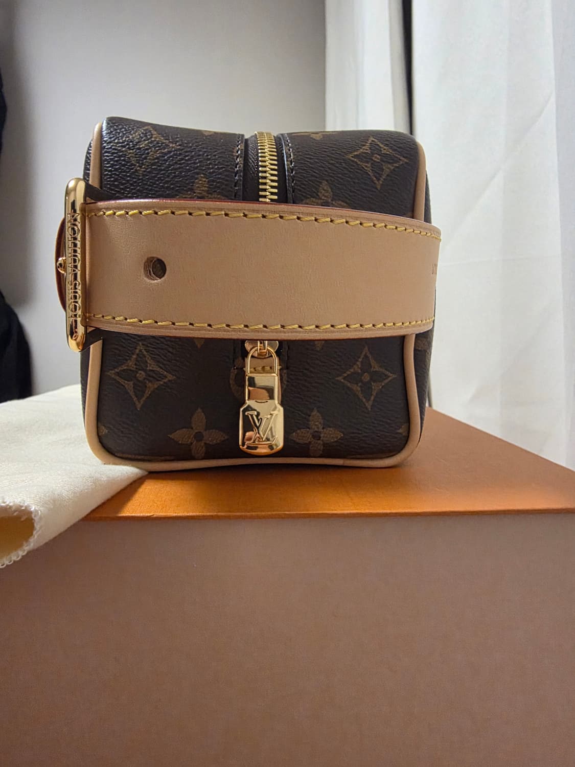 [새상품급] 루이비통 락커 돕키트 모노그램 클러치 상품이미지3