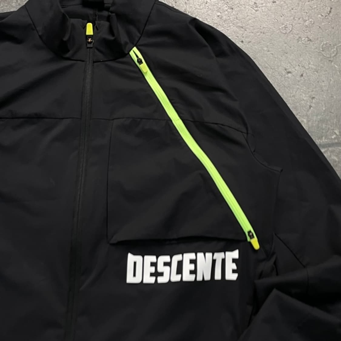 100 데상트 바람막이  상품이미지2