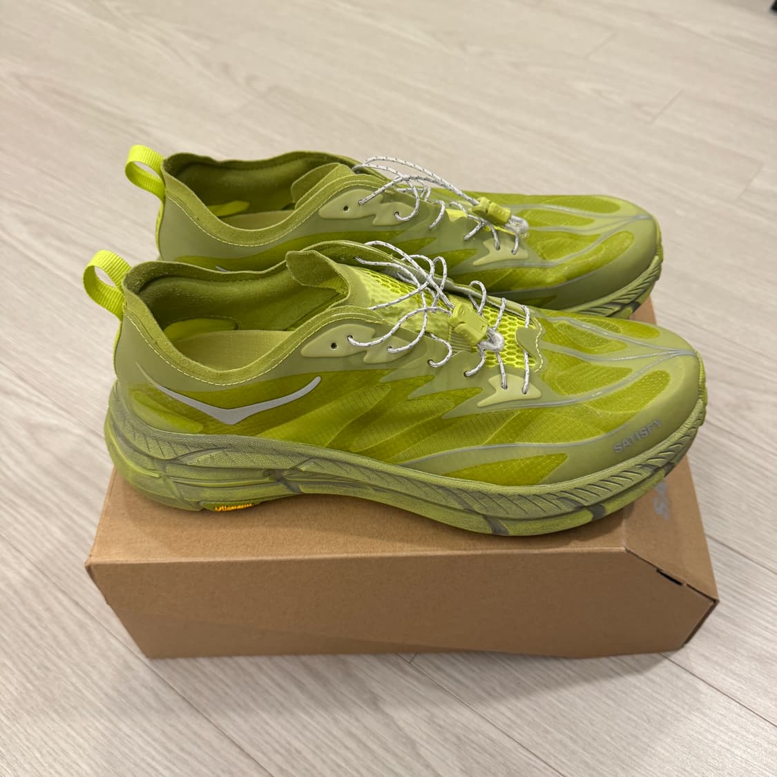 [275] 새티스파이x호카 마파테 스피드 4 라이트 설퍼 상품이미지1