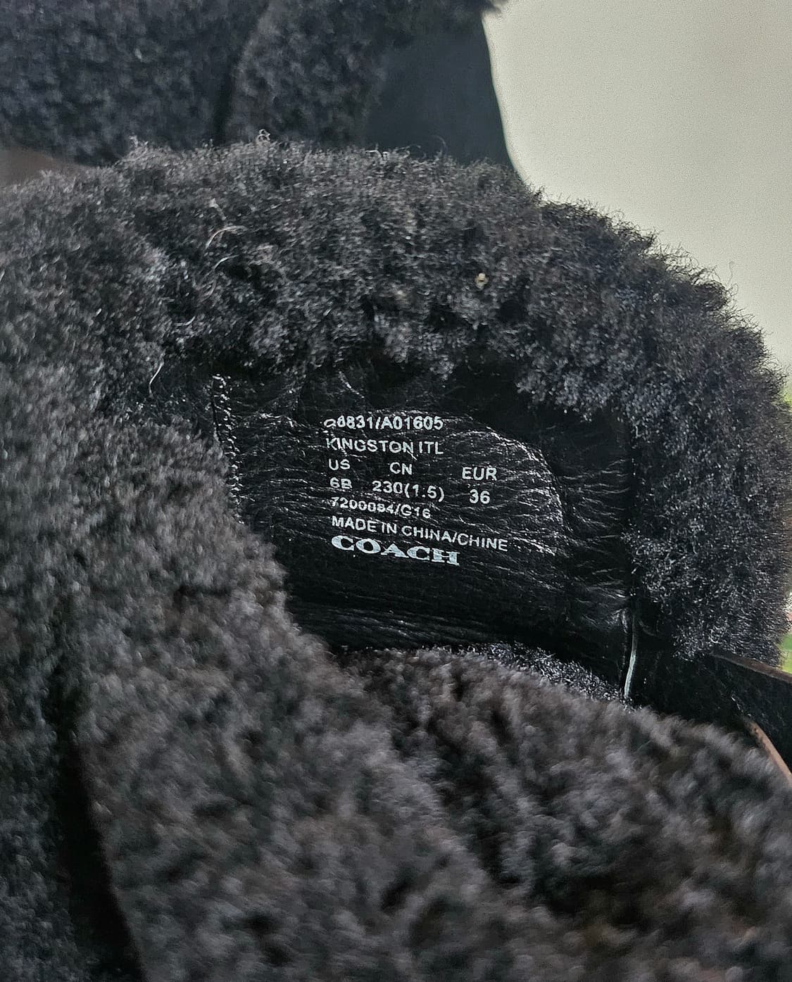 COACH 코치 블랙 스웨이드 퍼 앵클부츠 상품이미지4