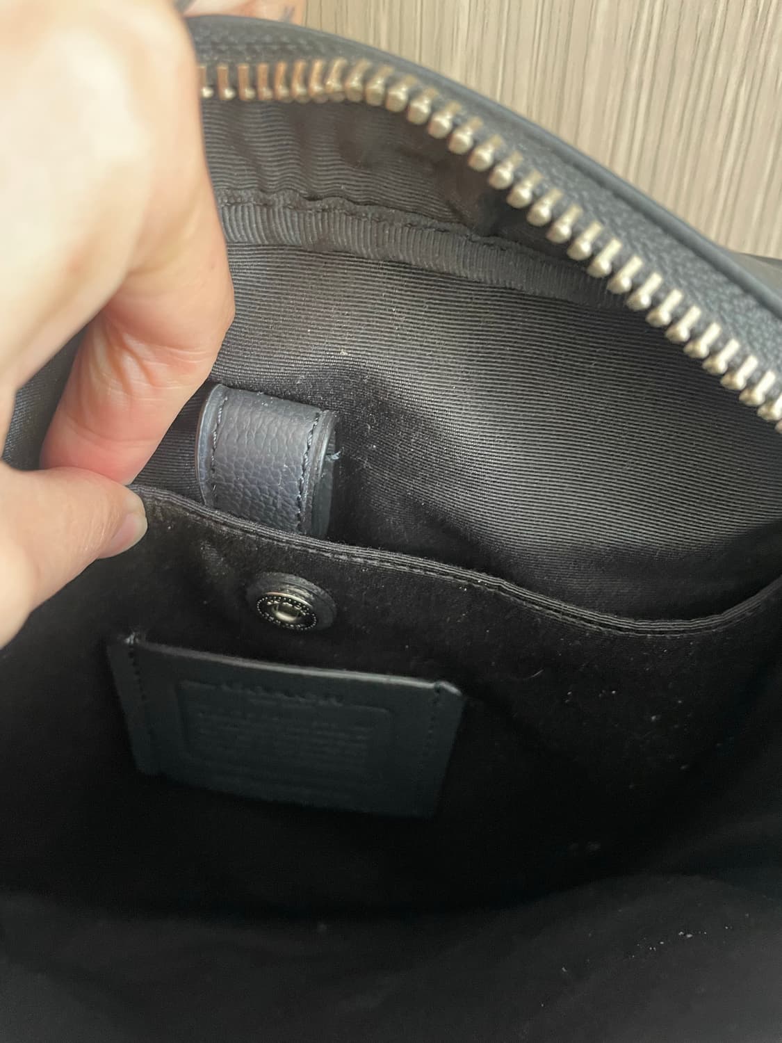 코치 레더 플라이트 크로스백  상품이미지4