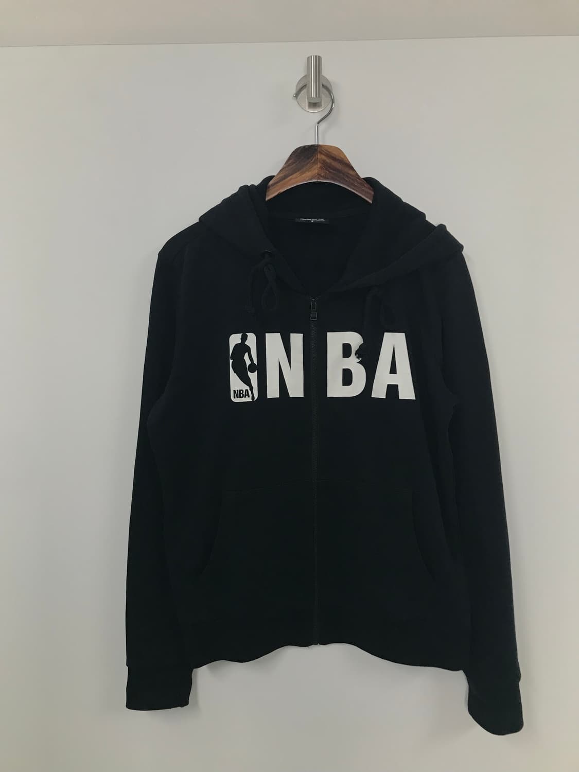 NBA 자수로고 블랙 후드집업 상품이미지2
