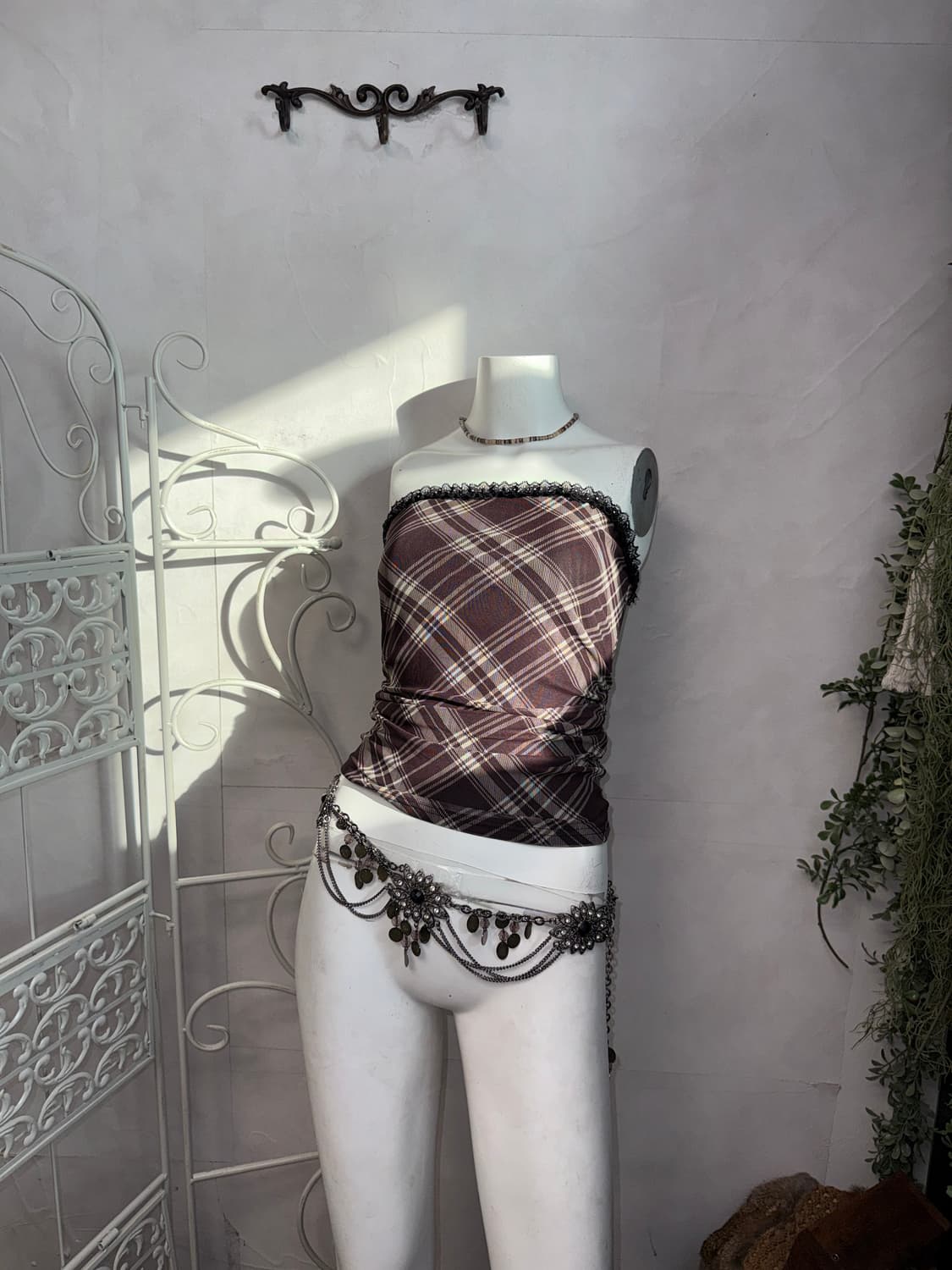 Brown check shirring tube top sleeveless 상품이미지1