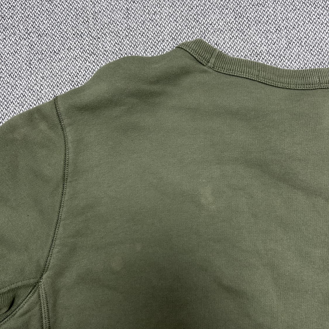 스톤아일랜드 카키 와펜 맨투맨(S) 상품이미지9