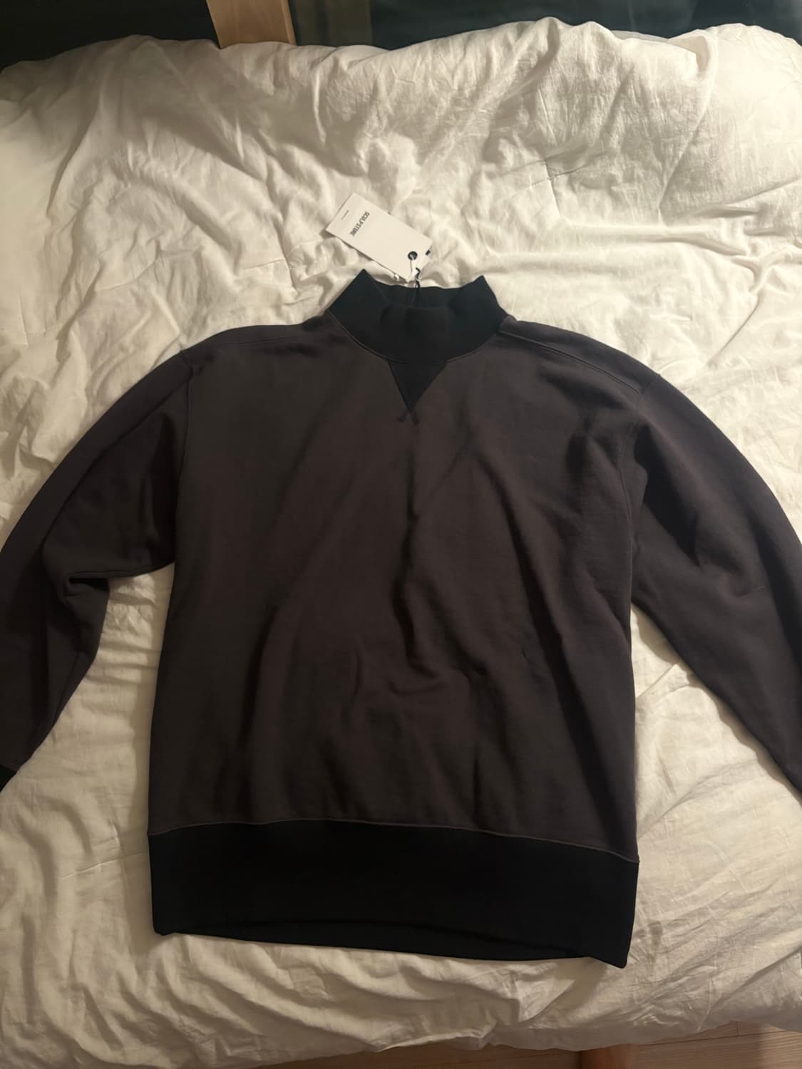 (새상품) 나이젤카본 하이넥 스웻셔츠 상품이미지1