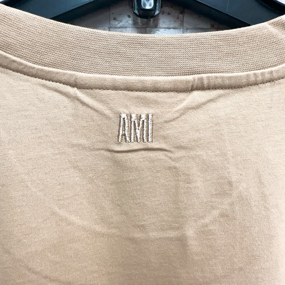 아미 남성 베이지 하트 로고 티셔츠 70% 상품이미지4