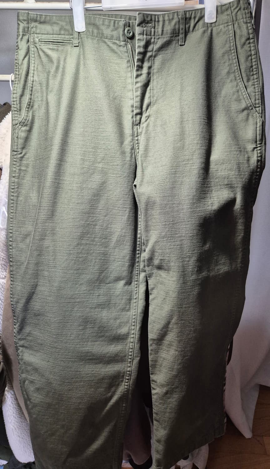 [36] 무신사스탠다드 백 사틴 오피서 팬츠 카키 상품이미지3