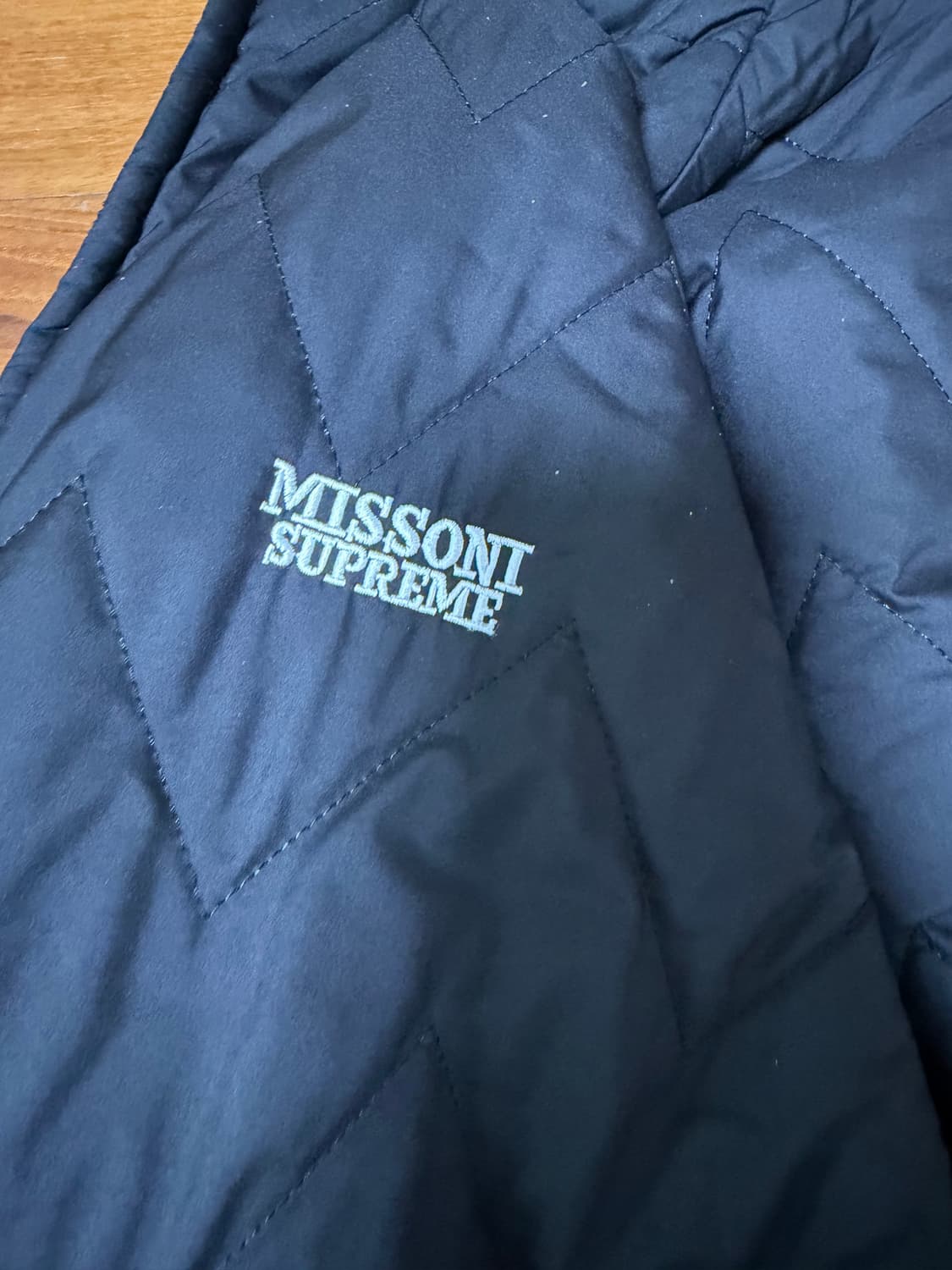 21fw 슈프림 미쏘니 양면 니트 재킷 팝니다. 상품이미지3