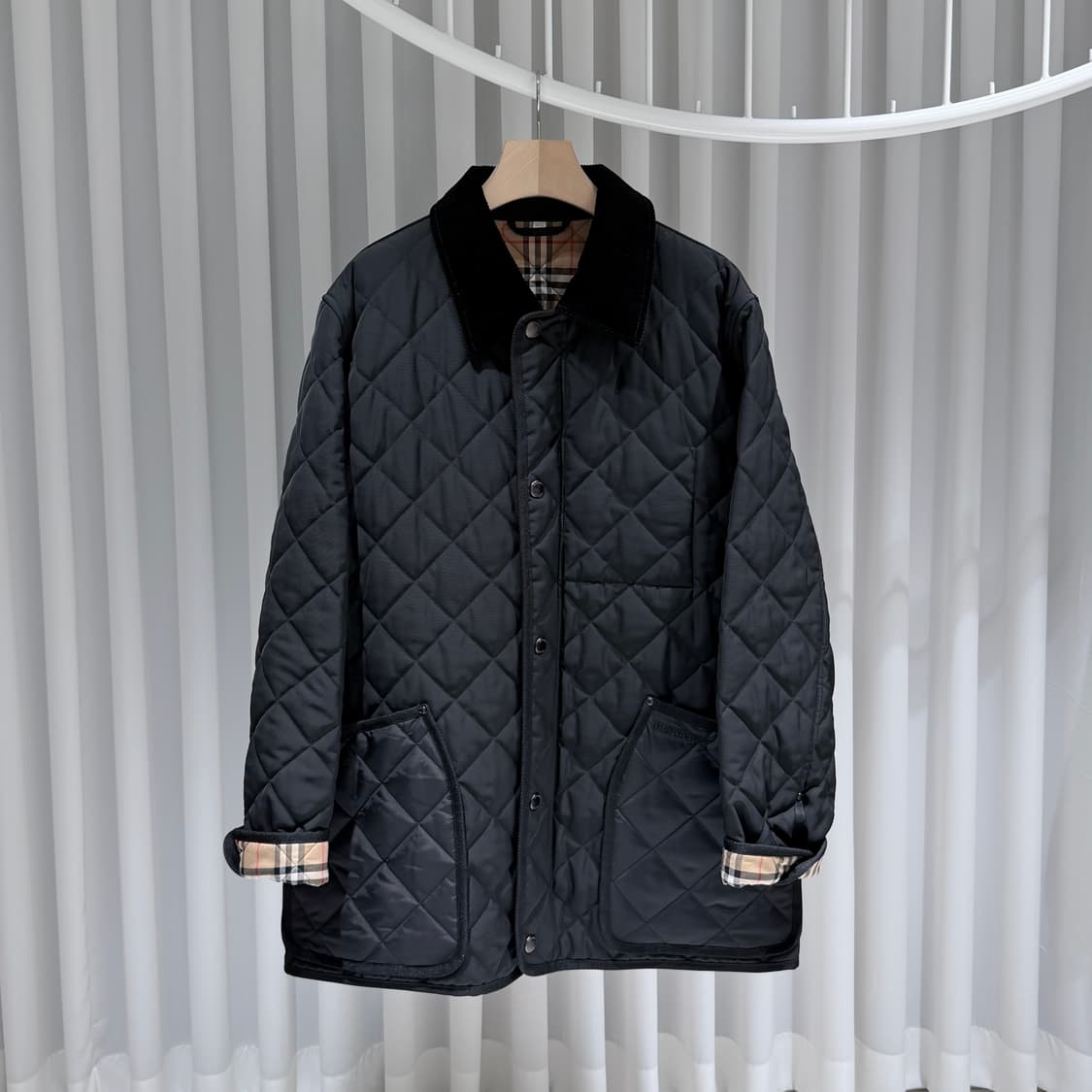 (A+/3XL) / 버버리 코듀로이 다이아몬드 퀄팅 랜포드 코트 블랙 상품이미지1