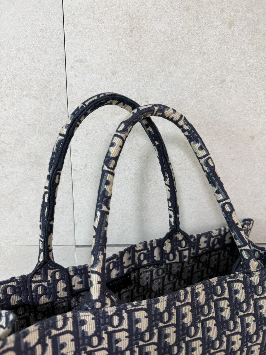 디올 북토트백 라지 상품이미지4