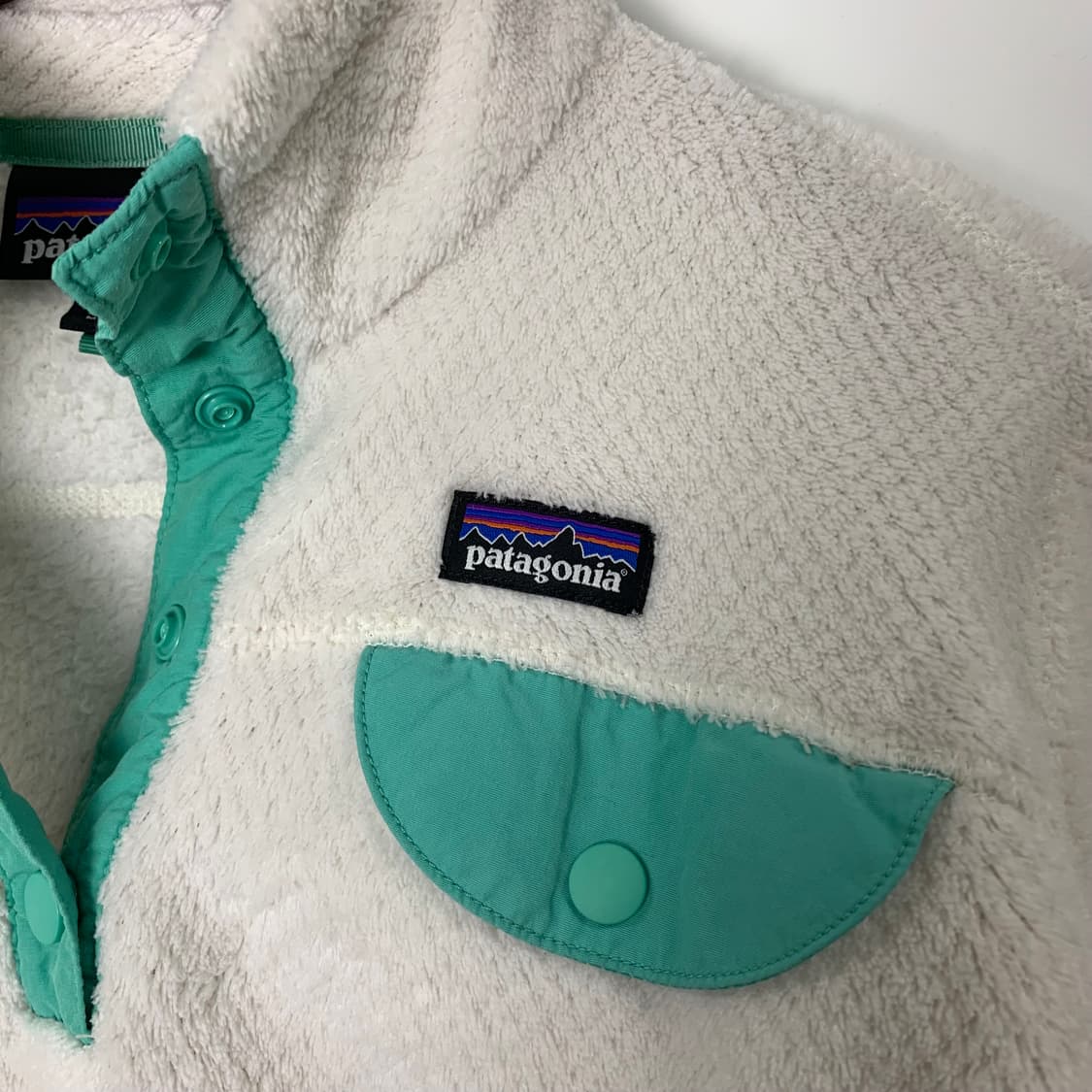파타고니아 아이보리 신칠라 플리스 스냅티 상품이미지3