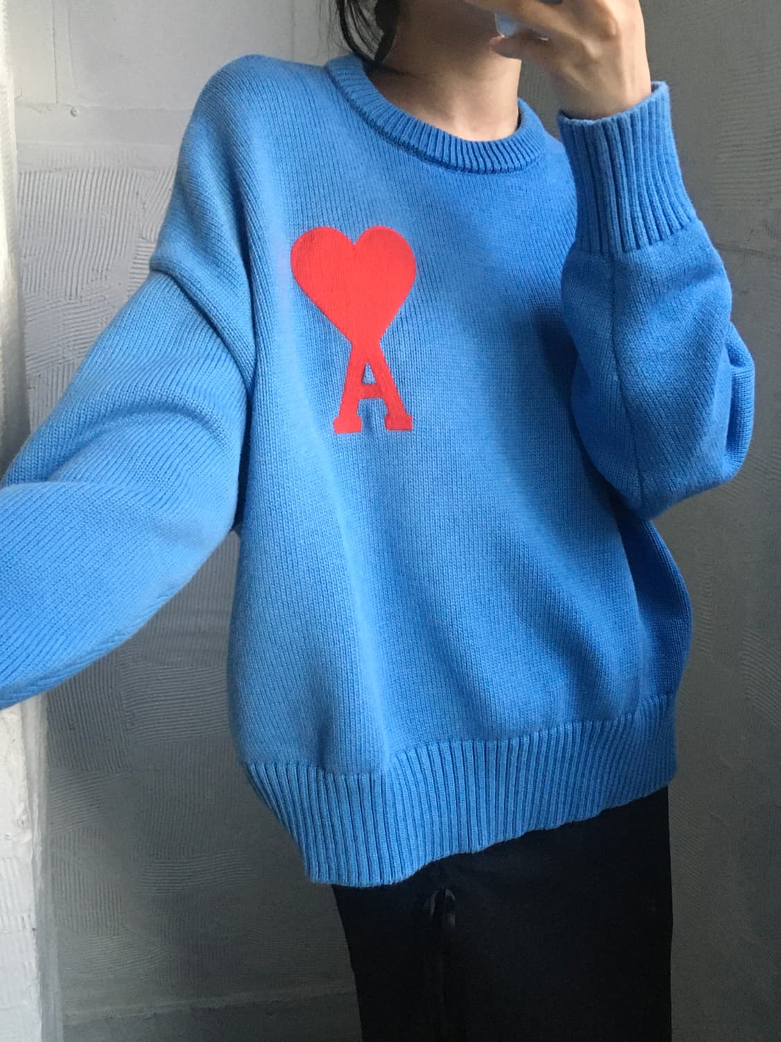 AMI 아미 빅 하트 로고 블루 자수 코튼 스웨터 상품이미지2