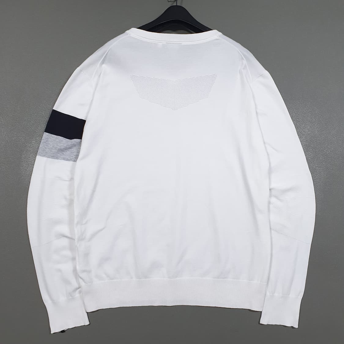 L 100) 테일러메이드 골프 신형 소매 배색 브이넥 니트 스웨터 화이트 상품이미지9