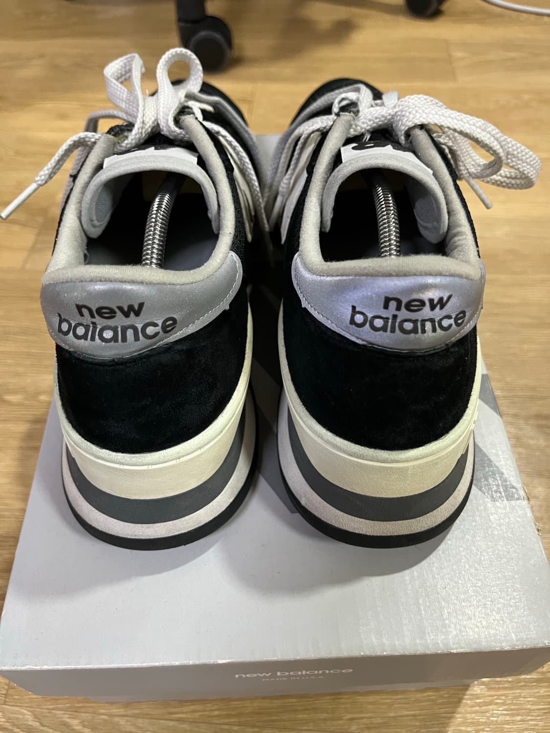 뉴발란스 990v1 블랙 260 상품이미지2