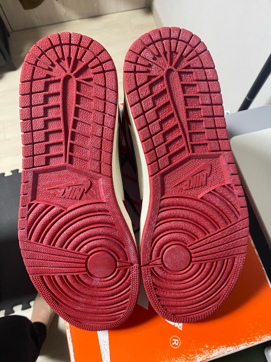 나이키 에어조던1 하이 레트로 시카고 2022 새상품 275 상품이미지5