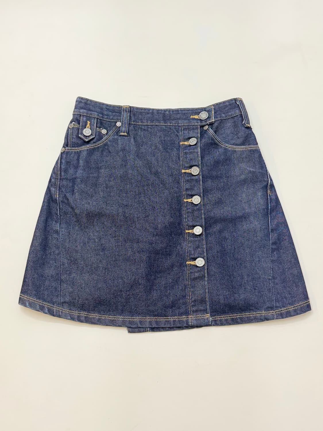 리바이스 엔지니어드진 데님 랩 스커트 상품이미지1