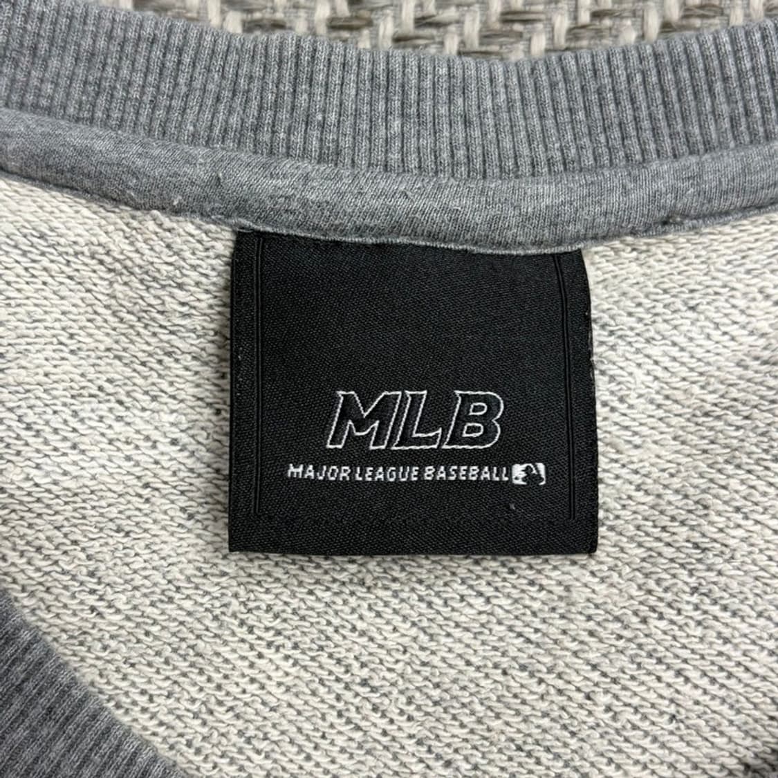 mlb 자수 그래픽 맨투맨 v4255 상품이미지6