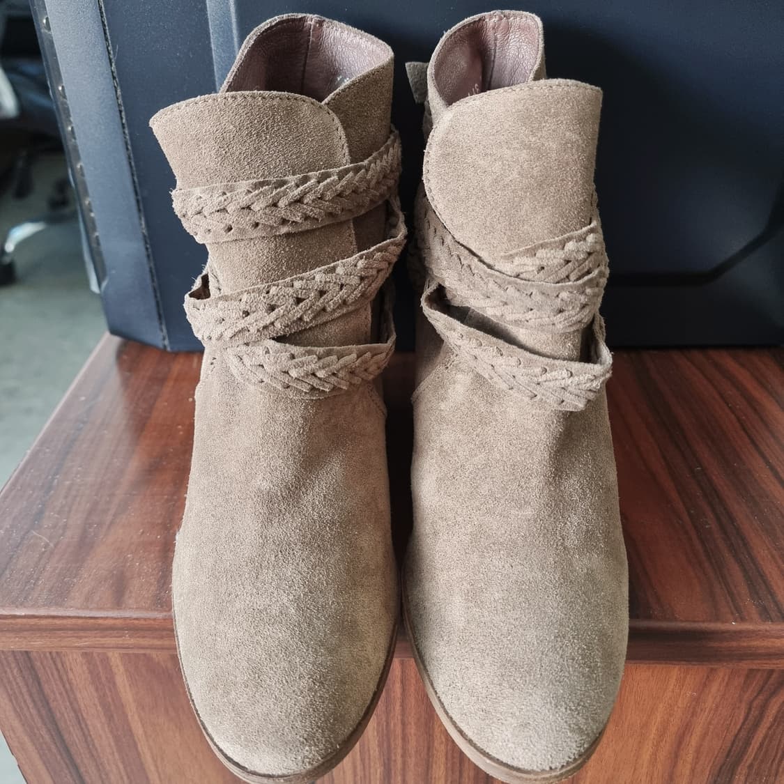 꼼뜨와데꼬또니에 스웨이드 앵클부츠 웨지힐 구두 (38/250) 상태완벽 상품이미지4