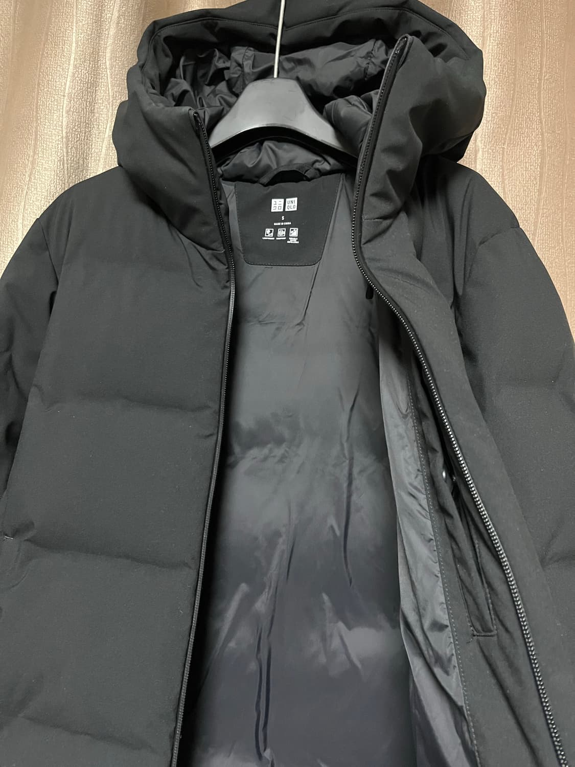 유니클로 심리스 다운 파카 상품이미지3