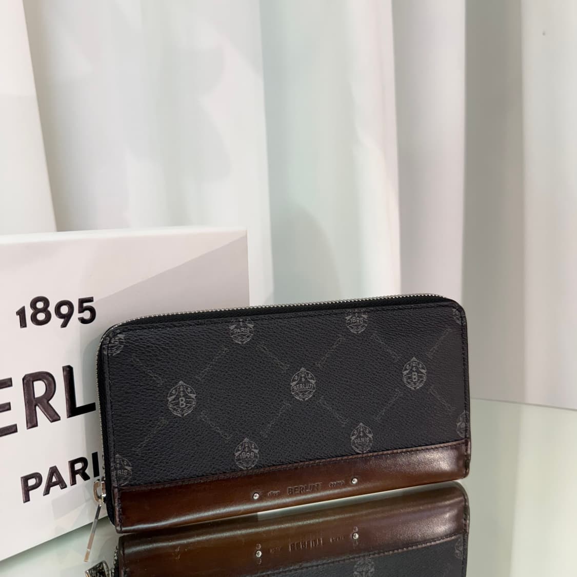 [정품] 벨루티 시그니처 캔버스 앤 레더 지퍼 장지갑 상품이미지2