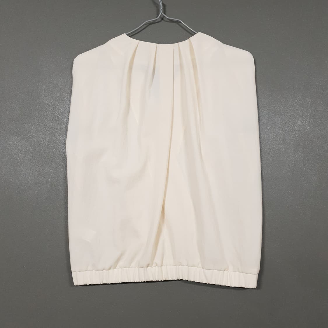 여성 55-66) TIME 타임 신형 랩 민소매 블라우스 아이보리 상품이미지7