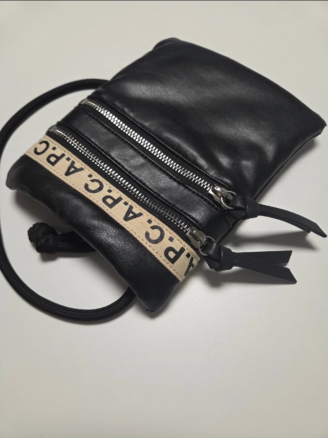 아페쎄 apc 파유치 크로스백 상품이미지3