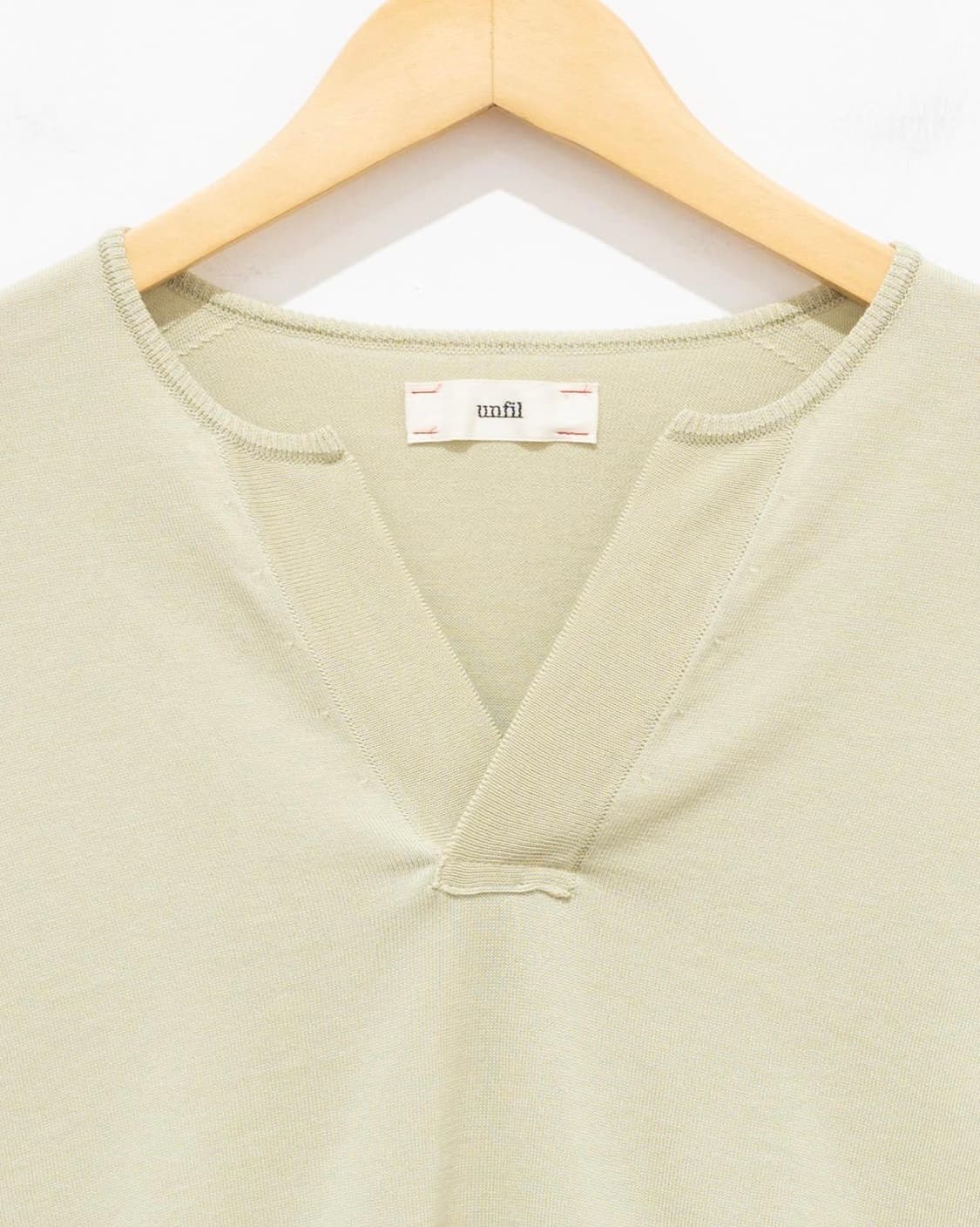 언필 unfil 브이넥 반팔 니트  상품이미지2