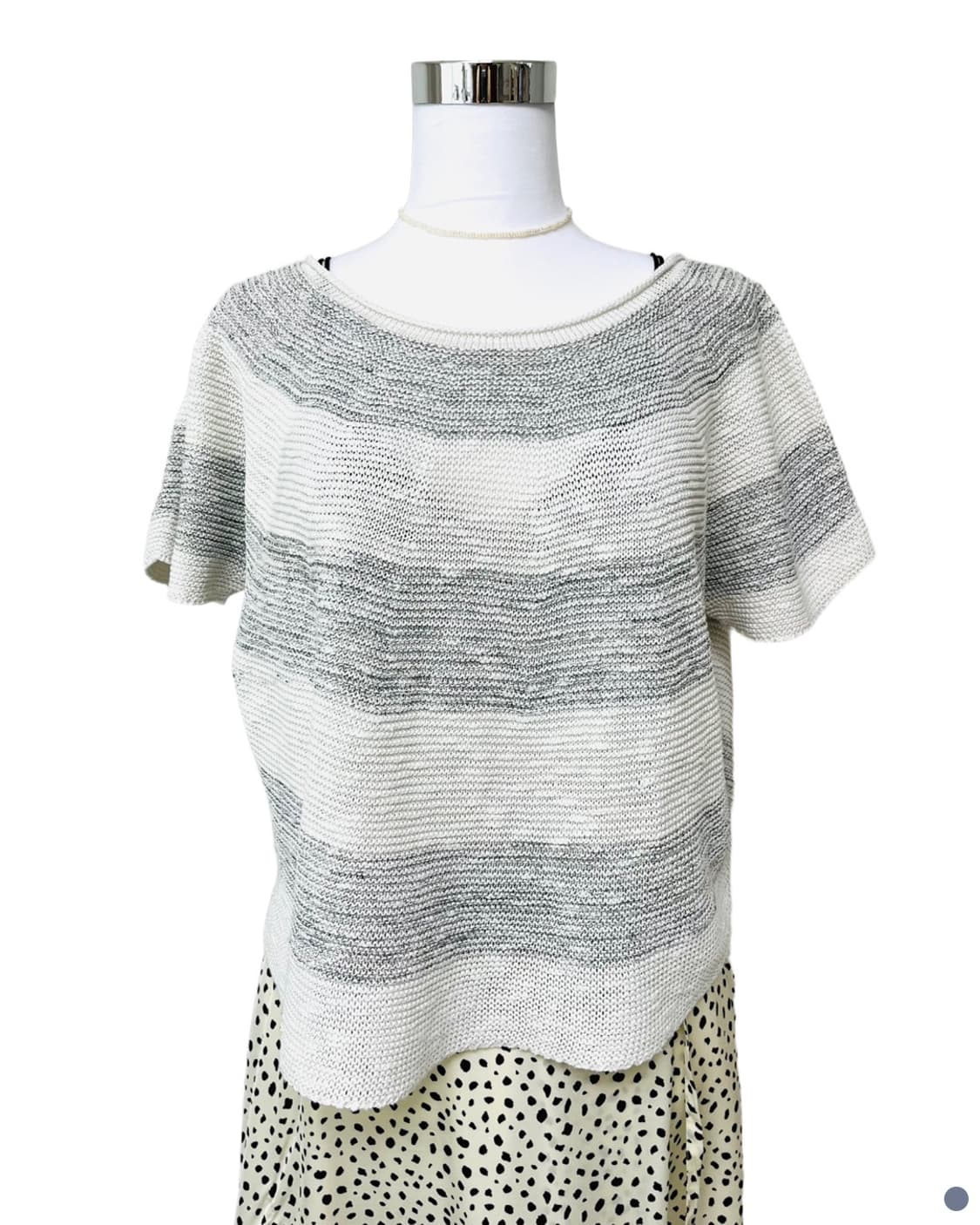 Off-shoulder stripe knit 상품이미지3