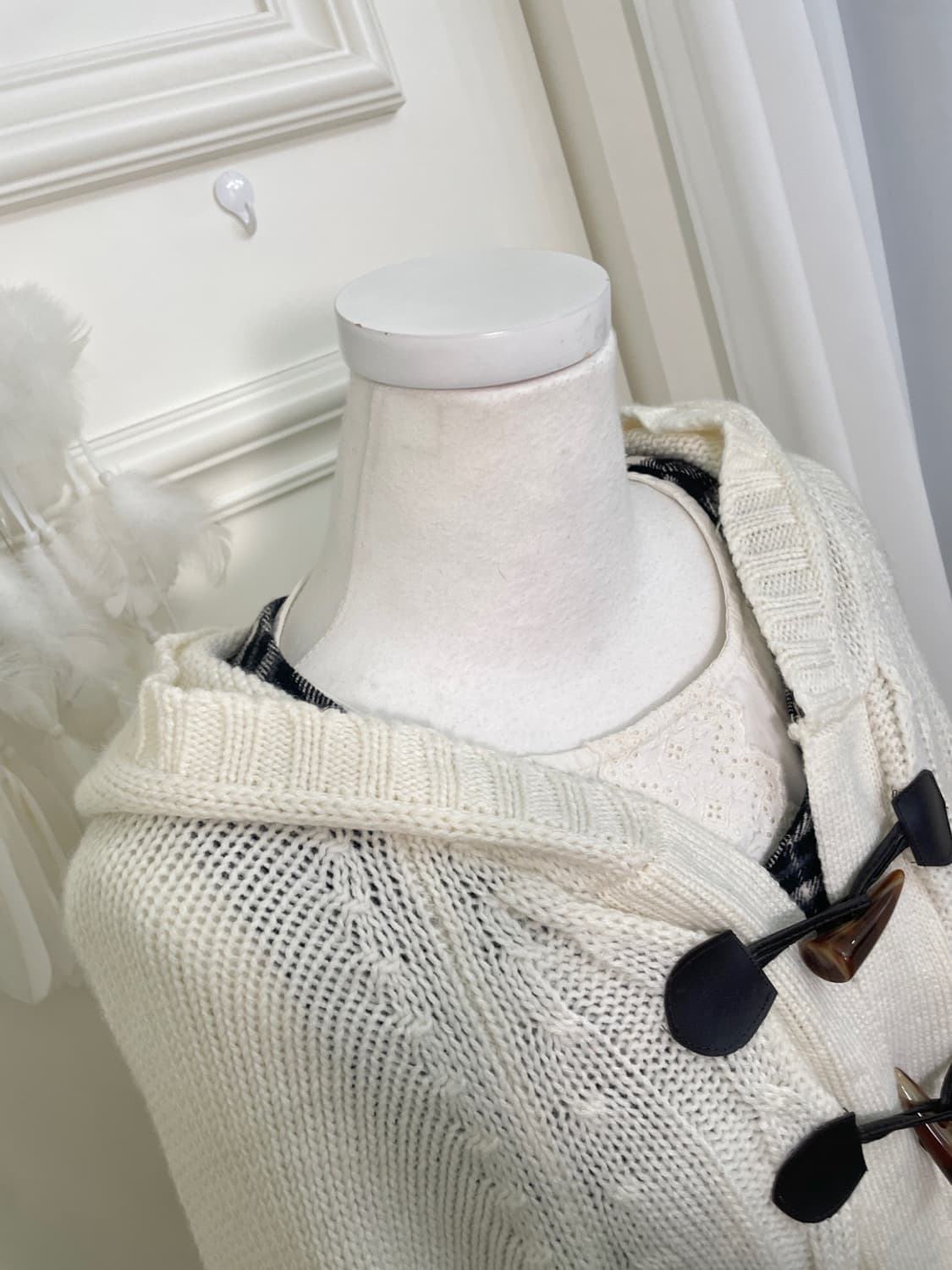 ivory pompom hoodie lovely mori  cape 상품이미지8