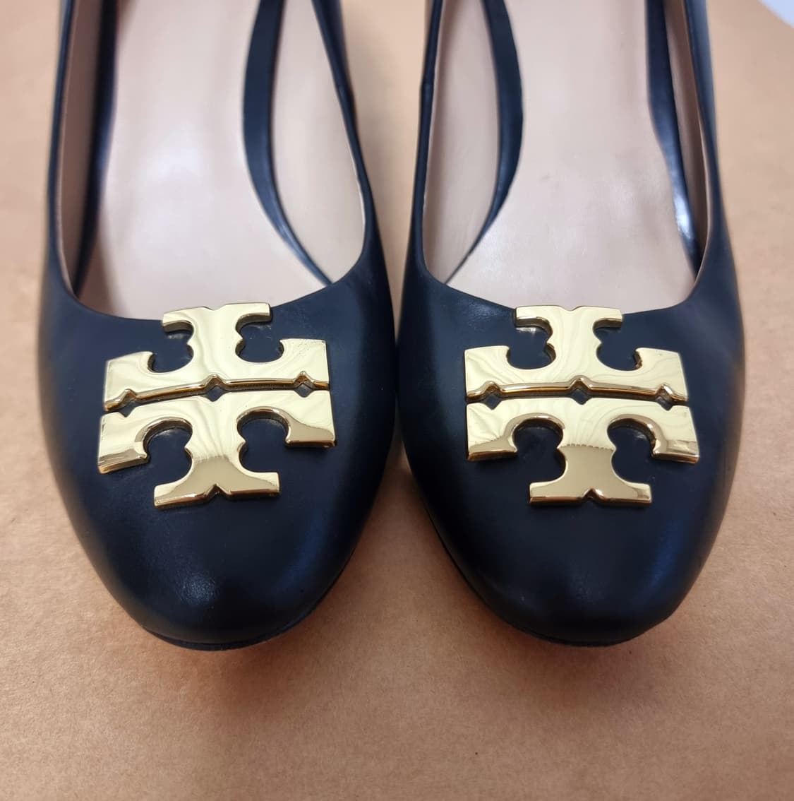 토리버치 가죽 레더 하이힐 펌프스 구두 슈즈 (6.5M/235) 상태최상 상품이미지5