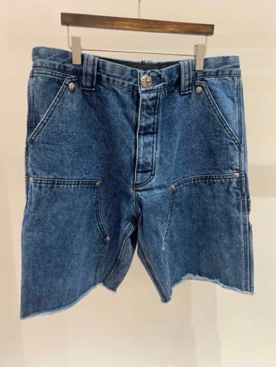 [삽니다] 크롬하츠 더블니 카펜터 데님 쇼츠 상품이미지1